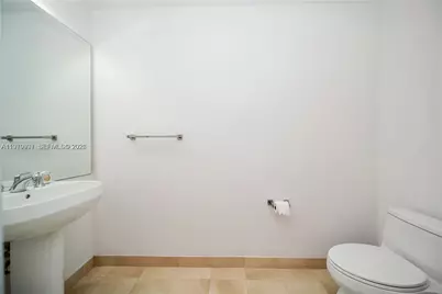 1060 Brickell Ave #1605, Miami, FL 33131 - Photo 13