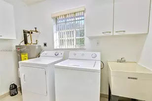 421 NW 136th Ave, Miami, FL 33182 - Photo 5