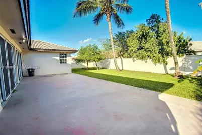 421 NW 136th Ave #421, Miami, FL 33182 - Photo 3