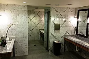 253 NE 2nd St, Miami, FL 33132 - Photo 31