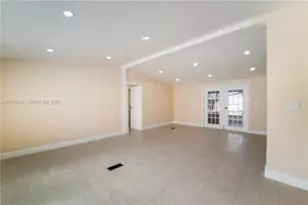 730 NW 214th Ave, Pembroke Pines, FL 33029 - Photo 7