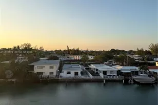 7900 Tatum Waterway Dr, Miami Beach, FL 33141 - Photo 3