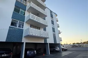 7900 Tatum Waterway Dr, Miami Beach, FL 33141 - Photo 11