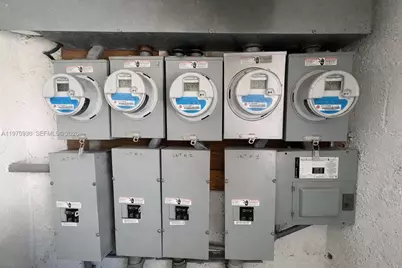 903 80th St, Miami Beach, FL 33141 - Photo 15