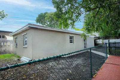 700 SW 44th Pl, Miami, FL 33134 - Photo 29