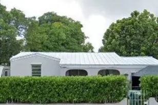 700 SW 44th Pl, Miami, FL 33134 - Photo 1