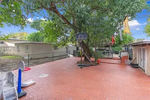 700 SW 44th Pl, Miami, FL 33134 - Photo 23