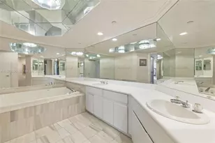 16425 Collins Ave, Sunny Isles Beach, FL 33160 - Photo 23