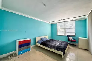 661 NE 195th St, Miami, FL 33179 - Photo 9