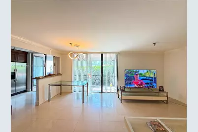 661 NE 195th St #104, Miami, FL 33179 - Photo 3