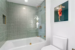 159 NE 6th St, Miami, FL 33132 - Photo 13