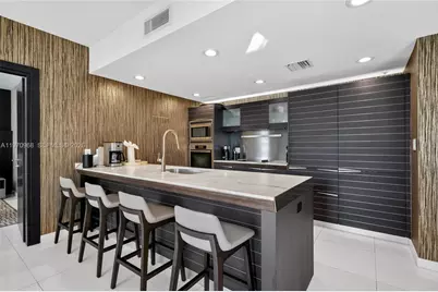 200 Biscayne Boulevard Way #1108, Miami, FL 33131 - Photo 5