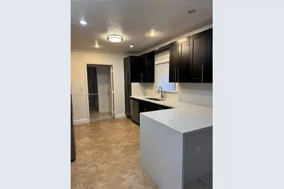 470 NE 127th St, North Miami, FL 33161 - Photo 31