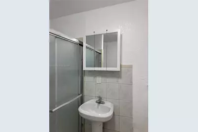 470 NE 127th St, North Miami, FL 33161 - Photo 25