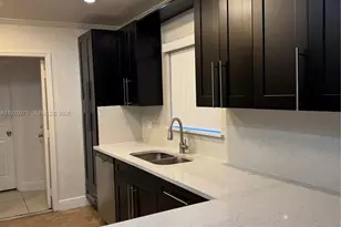 470 NE 127th St, North Miami, FL 33161 - Photo 29