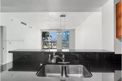 253 NE 2nd St #1007, Miami, FL 33132 - Photo 13