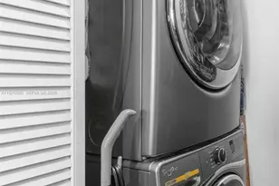 253 NE 2nd St, Miami, FL 33132 - Photo 21