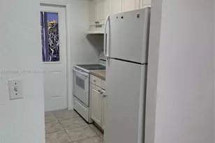 105 NE 12th Ave, Hallandale Beach, FL 33009 - Photo 7