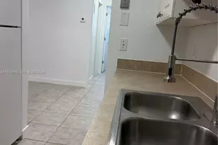 105 NE 12th Ave, Hallandale Beach, FL 33009 - Photo 9