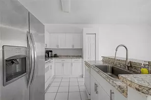 10116 SW 162nd Pl, Miami, FL 33196 - Photo 11