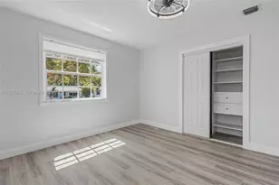 941 NE 154th St, North Miami Beach, FL 33162 - Photo 9