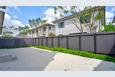 1168 NW 1st St, Florida City, FL 33034 - Photo 5