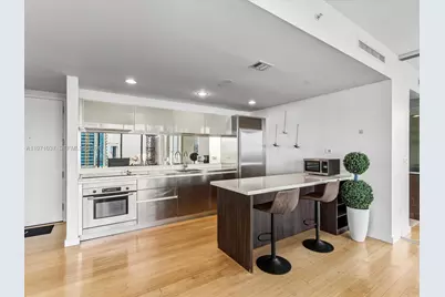 1040 Biscayne Blvd #1107, Miami, FL 33132 - Photo 5