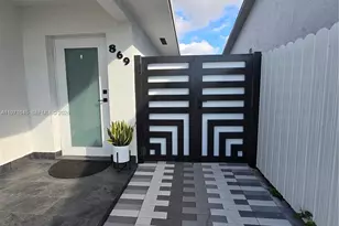 869 W 37th St, Hialeah, FL 33012 - Photo 9