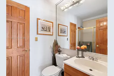 2930 NE 164th St, North Miami Beach, FL 33160 - Photo 21