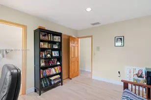 2930 NE 164th St, North Miami Beach, FL 33160 - Photo 25