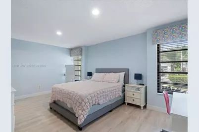 2930 NE 164th St, North Miami Beach, FL 33160 - Photo 27