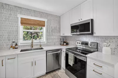 252 SW 23rd St, Fort Lauderdale, FL 33315 - Photo 15