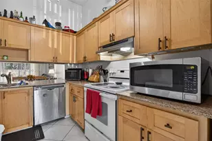 802 NW 79th Terrace, Plantation, FL 33324 - Photo 17