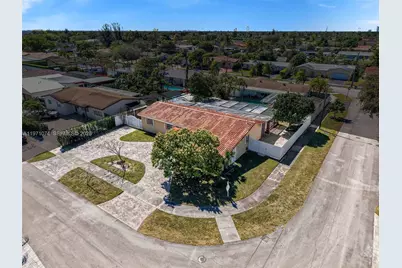 1630 SW 98th Ct, Miami, FL 33165 - Photo 29