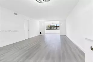 10207 Sunrise Lakes Blvd, Sunrise, FL 33322 - Photo 13