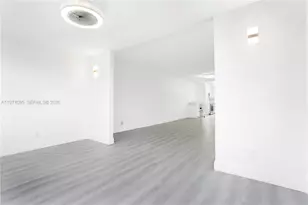 10207 Sunrise Lakes Blvd, Sunrise, FL 33322 - Photo 23