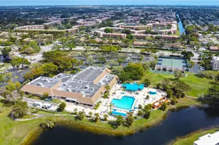 10207 Sunrise Lakes Blvd, Sunrise, FL 33322 - Photo 7