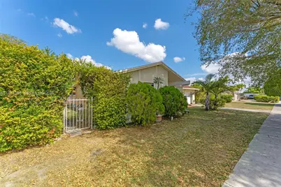 15109 SW 71st Ln, Miami, FL 33193 - Photo 3