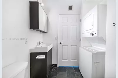 1050 NE 129th St #5, North Miami, FL 33161 - Photo 9
