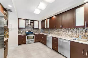 9801 Collins Ave, Bal Harbour, FL 33154 - Photo 23