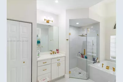 2221 NW 129th Ter, Pembroke Pines, FL 33028 - Photo 13