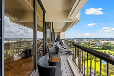 1900 Consulate Pl #2205, West Palm Beach, FL 33401 - Photo 1