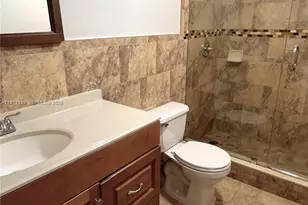 10000 NW 80th Ct, Hialeah Gardens, FL 33016 - Photo 11