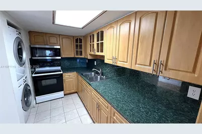 10000 NW 80th Ct #2559, Hialeah Gardens, FL 33016 - Photo 5