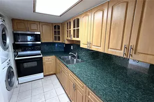 10000 NW 80th Ct, Hialeah Gardens, FL 33016 - Photo 5