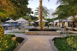 1000 W Island Blvd, Aventura, FL 33160 - Photo 37