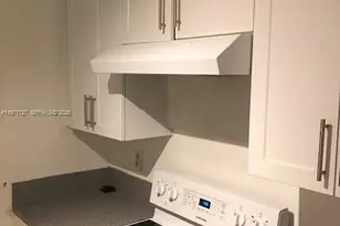 8260 SW 210th St, Cutler Bay, FL 33189 - Photo 5