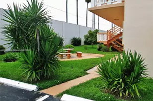 920 SW 11th Ave, Hallandale Beach, FL 33009 - Photo 23