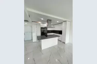 8290 Lake Dr #427, Doral, FL 33166 - Photo 1