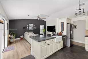 13810 Roanoke St, Davie, FL 33325 - Photo 17